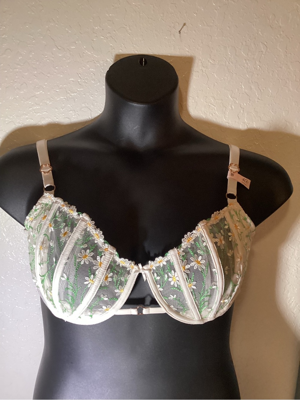 Victoria's Secret White Sheer Daisy Embroidered Underwire Bra
